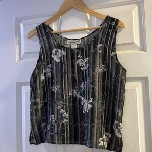 Karen Arnold Woman Grey flowers 100% Silk Top, Size Medium